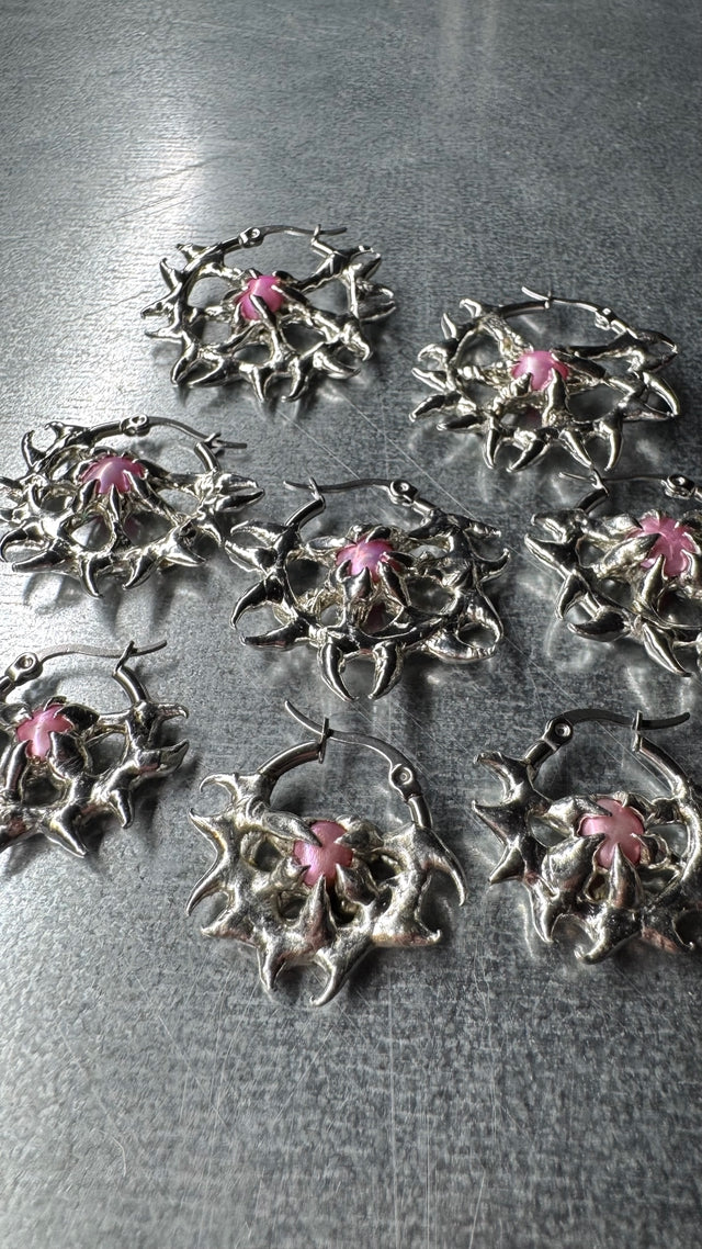 Skrull pink | soldered Earring