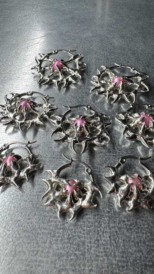 Skrull pink | soldered Earring