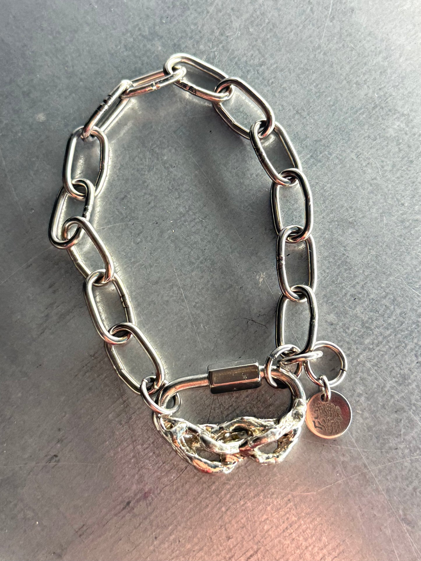 Relvaen | soldered Carabiner Bracelet