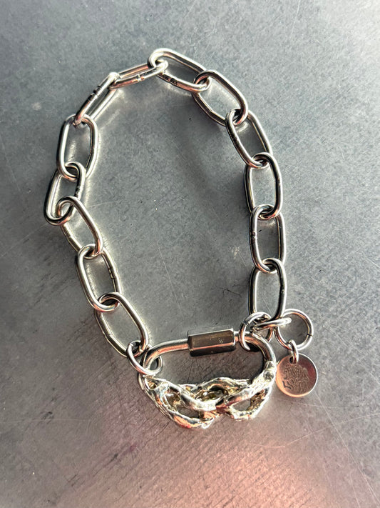 Relvaen | soldered Carabiner Bracelet